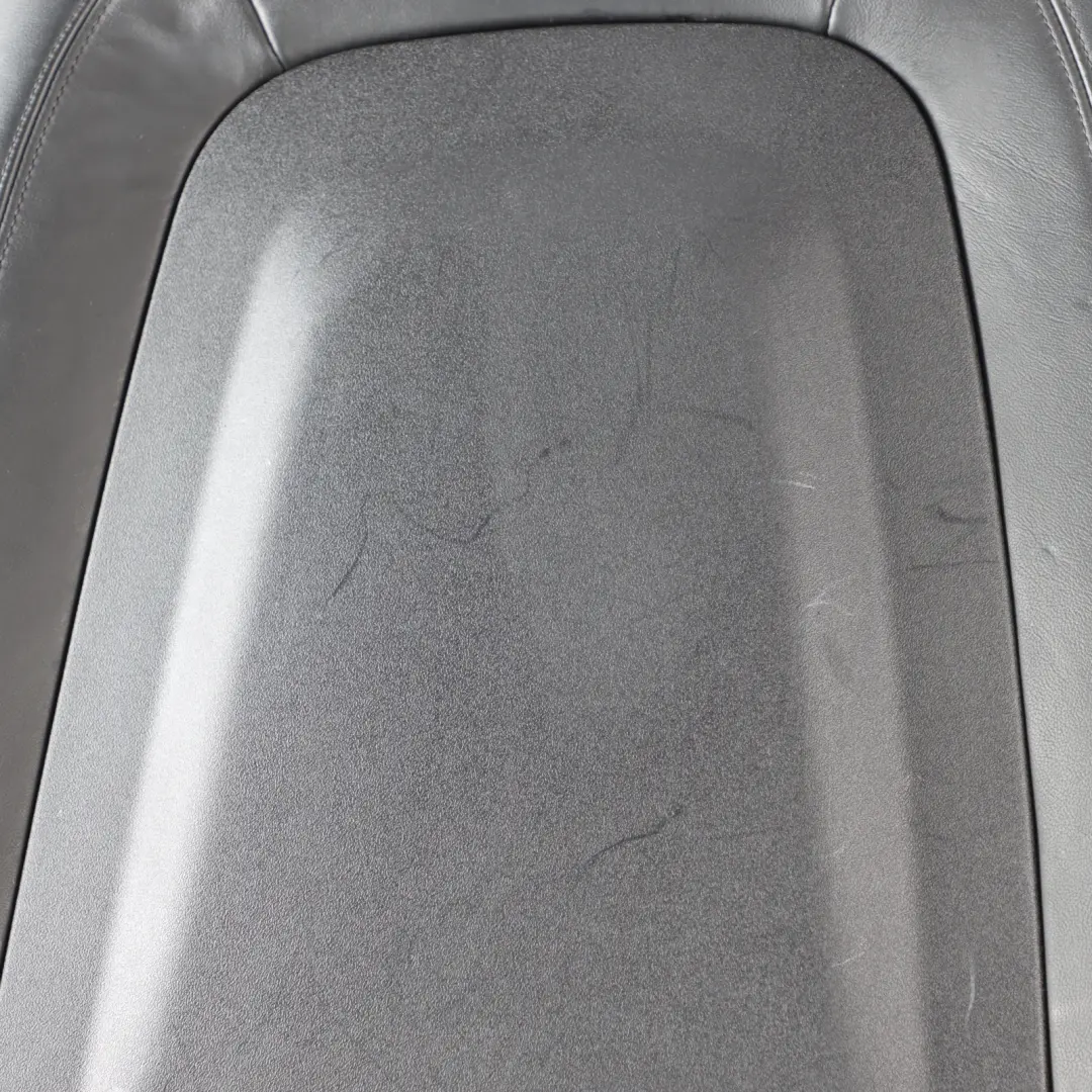 Sedile sport anteriore destro S-Line meza pelle nero per Audi TT 8J Coupe con numero di parte 8J8881806AJ Audi TT 8J Coupe Sedile sport anteriore destro S-Line meza pelle nero - SKU 8J8881806AJ - Numero di parte 8J8881806AJ