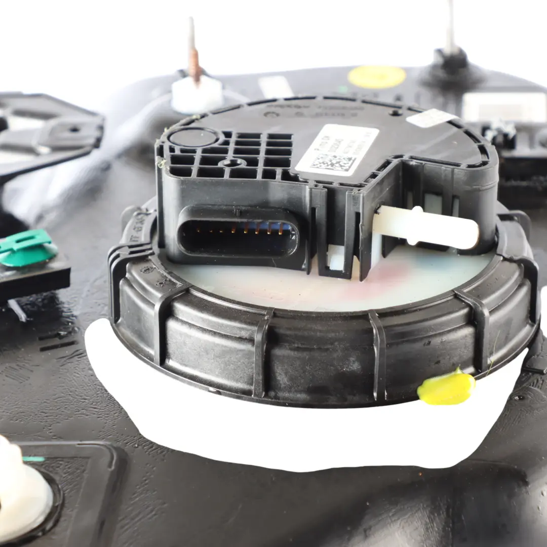 Audi A4 B8 2.0 TDI Diesel Adblue Additiv Vorratsbehälter Pumpe - SKU 8K0131877R - Teilenummer 8K0131877R