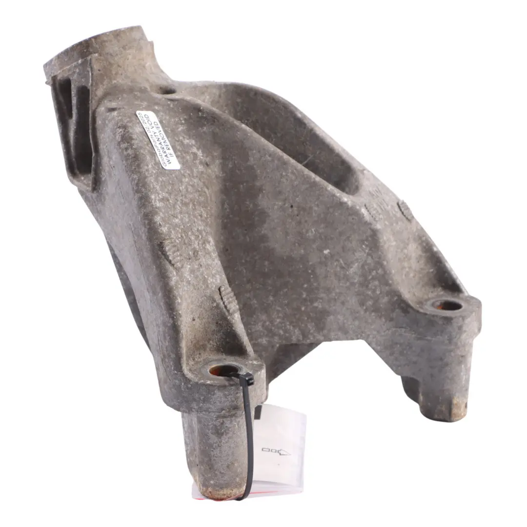 Lewy Uchwyt Podtrzymujący Silnik Łapa do Audi A5 8T o numerze 8K0199307CC Audi A5 8T Lewy Uchwyt Podtrzymujący Silnik Łapa - SKU 8K0199307CC - Numer Części 8K0199307CC