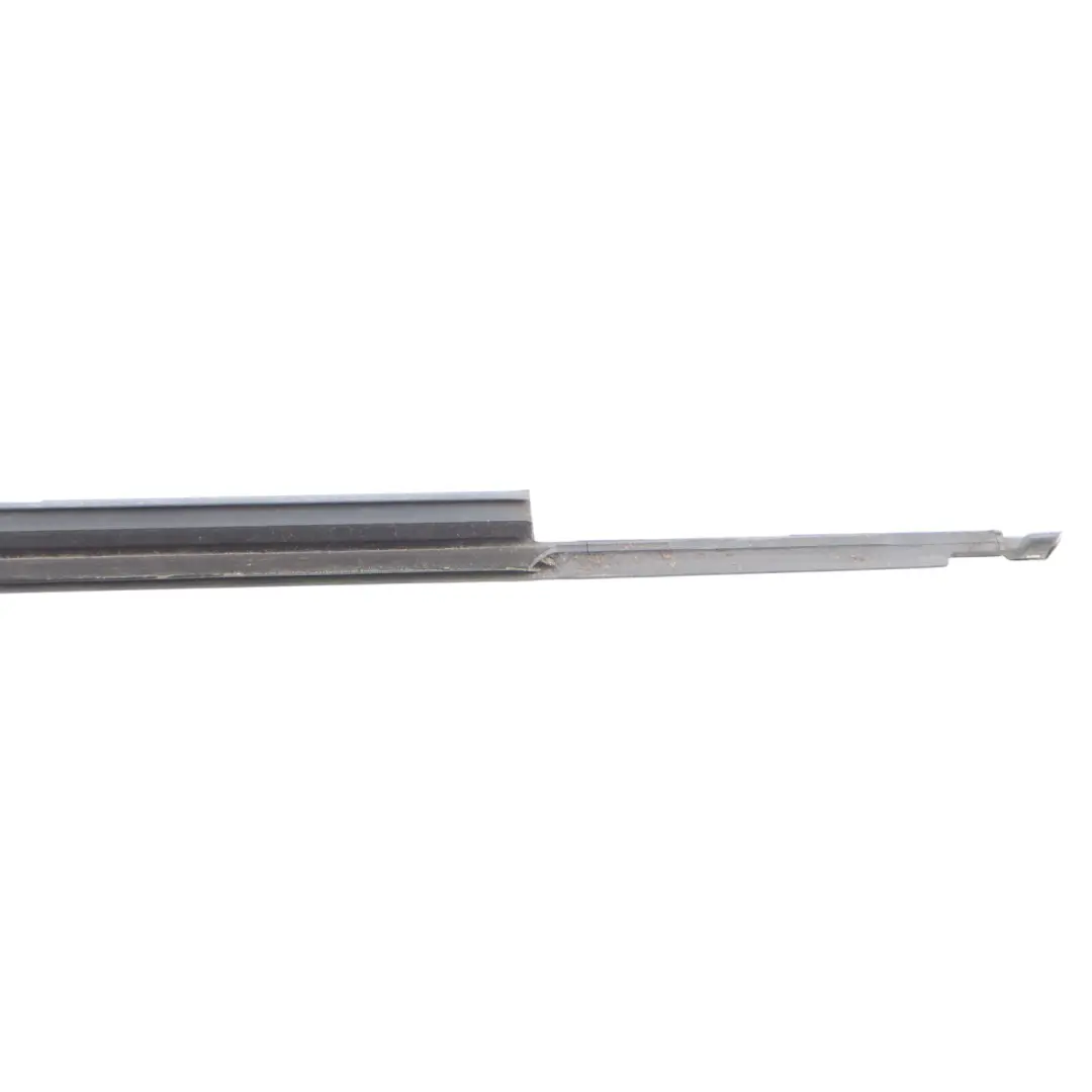 Audi A4 B8 Joint D'Étanchéité De Vitre De Porte Avant Droite - SKU 8K0853284J - Numéro de pièce 8K0853284J