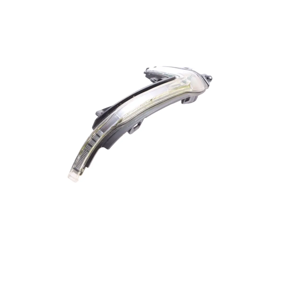 Kierunkowskaz Przedni Prawy Lampa do Audi A4 B8 o numerze 8K0949102C Audi A4 B8 Kierunkowskaz Przedni Prawy Lampa - SKU 8K0949102C - Numer Części 8K0949102C