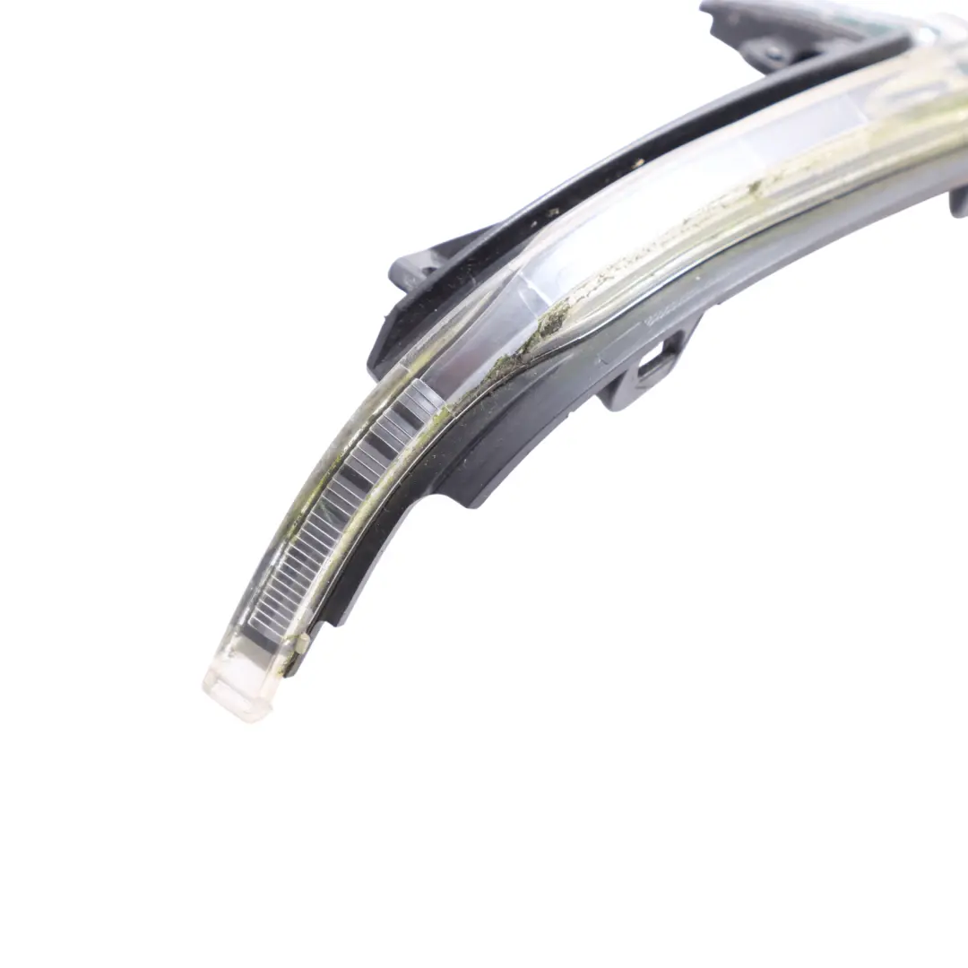 Phare Clignotant Avant Droit pour Audi A4 B8 à propos du numéro de pièce 8K0949102C Audi A4 B8 Phare Clignotant Avant Droit - SKU 8K0949102C - Numéro de pièce 8K0949102C