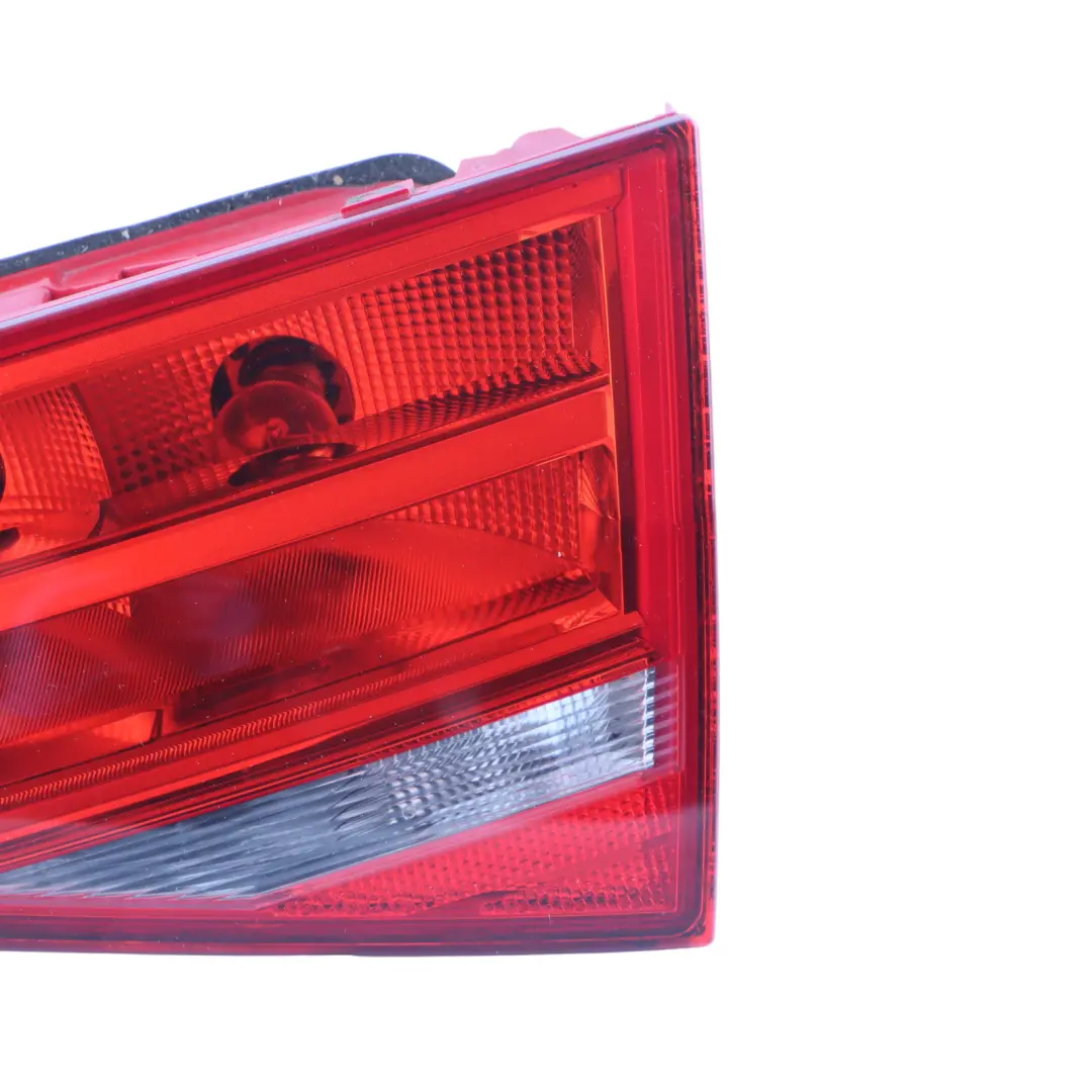 Audi A4 B8 Saloon Feu arrière Droit Du Couvercle De Coffre 8K5945094D - SKU 8K5945094AA - Numéro de pièce 8K5945094AA