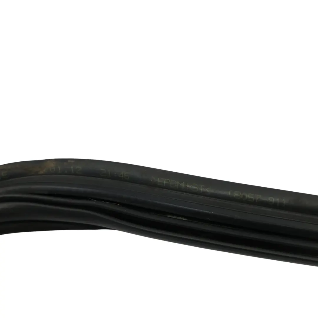 Guarnizione Gomma Portellone Posteriore Del Bagagliaio per Audi A4 B8 con numero di parte 8K9827705F Audi A4 B8 Guarnizione Gomma Portellone Posteriore Del Bagagliaio - SKU 8K9827705F - Numero di parte 8K9827705F