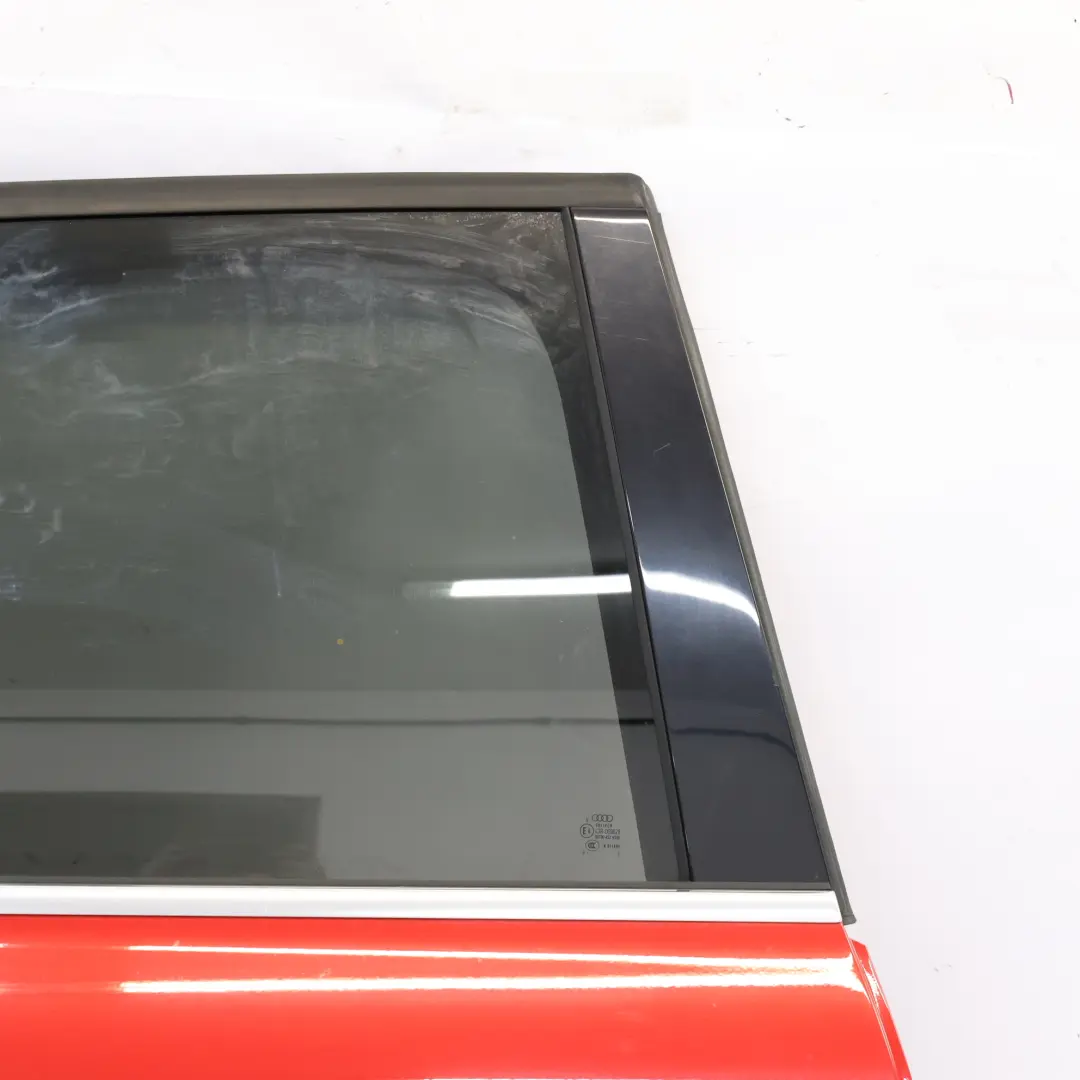 Hintertür Avant Rechts Misano Red Pearl Rot - Z3M für Audi A4 A8 mit Teilenummer 8K9833052D Audi A4 A8 Hintertür Avant Rechts Misano Red Pearl Rot - Z3M - SKU 8K9833052D-MRE - Teilenummer 8K9833052D