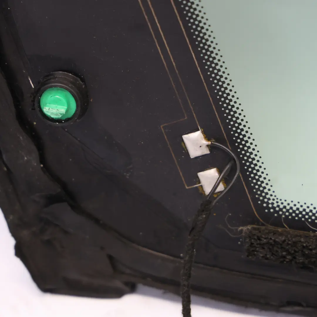 Vitrage De La Lunette Arrière Fixe AS2 Droite pour Audi A4 B8 Avant à propos du numéro de pièce 8K9845300N Audi A4 B8 Avant Vitrage De La Lunette Arrière Fixe AS2 Droite - SKU 8K9845300N - Numéro de pièce 8K9845300N