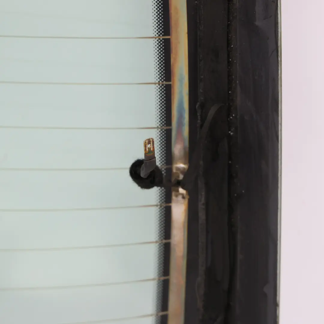 Szyba Tylna Klapy Bagażnika Szkło AS2 do Audi A4 B8 Avant o numerze 8K9845501 Audi A4 B8 Avant Szyba Tylna Klapy Bagażnika Szkło AS2 - SKU 8K9845501 - Numer Części 8K9845501