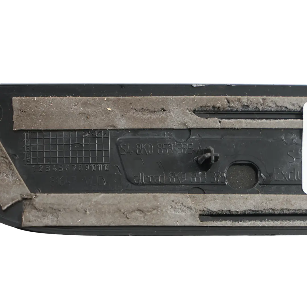 Porta Posteriore Sinistra Piastra Allroad Quattro per Audi A4 B8 Avant con numero di parte 8K9853375 Audi A4 B8 Avant Porta Posteriore Sinistra Piastra Allroad Quattro - SKU 8K9853375 - Numero di parte 8K9853375