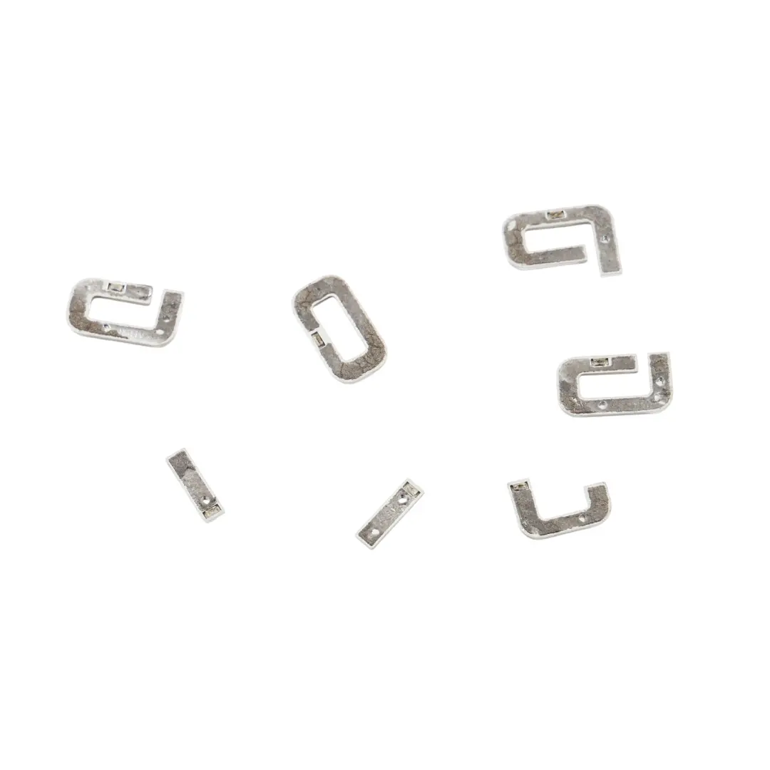 Scritta Cofano Del Bagagliaio Logo Cromato per Audi A6 C6 Allroad con numero di parte 8K9853735 Audi A6 C6 Allroad Scritta Cofano Del Bagagliaio Logo Cromato - SKU 8K9853735 - Numero di parte 8K9853735