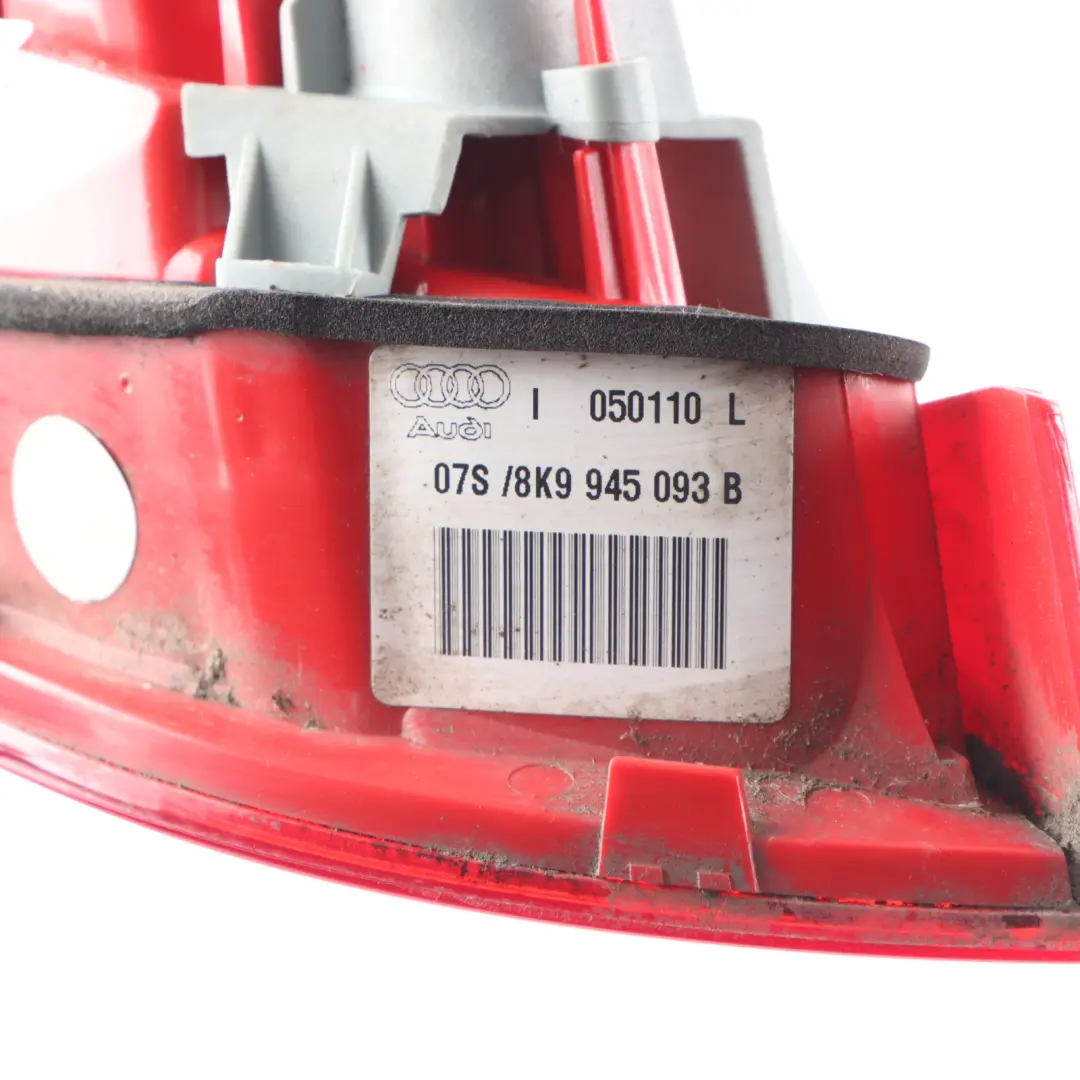 Lampa Lewa Lewy Tył Tylna Klapa Bagażnika do Audi A4 B8 Avant o numerze 8K9945093B Audi A4 B8 Avant Lampa Lewa Lewy Tył Tylna Klapa Bagażnika - SKU 8K9945093B - Numer Części 8K9945093B
