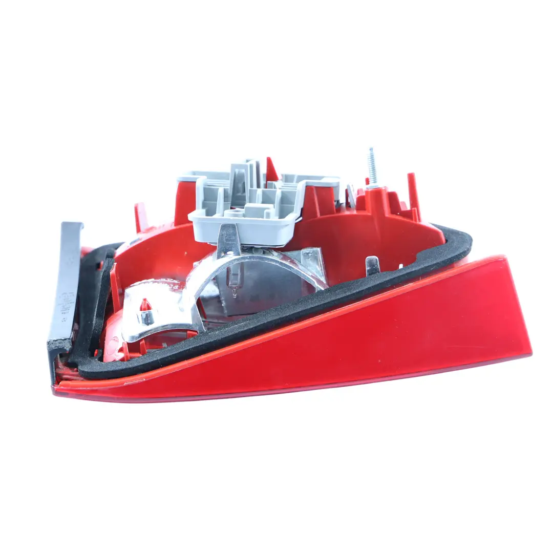 Fanale Posteriore Destro Portellone Posteriore per Audi A4 B8 Avant con numero di parte 8K9945094 Audi A4 B8 Avant Fanale Posteriore Destro Portellone Posteriore - SKU 8K9945094-1 - Numero di parte 8K9945094