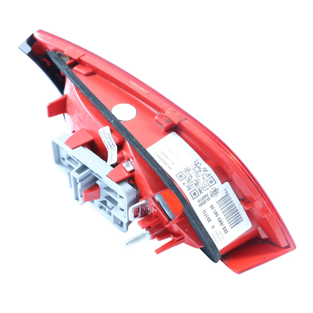 Tylne Światło Tylne Prawe Lampa Tylna Klapa do Audi A4 B8 Avant o numerze 8K9945094 Audi A4 B8 Avant Tylne Światło Tylne Prawe Lampa Tylna Klapa - SKU 8K9945094-1 - Numer Części 8K9945094