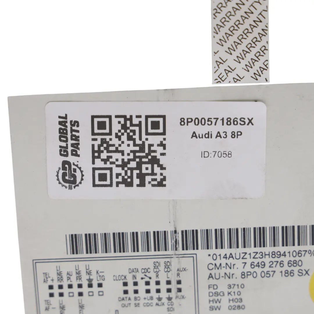 Radioodtwarzacz do Audi A3 8P o numerze 8P0057186SX Audi A3 8P Radioodtwarzacz - SKU 8P0057186SX - Numer Części 8P0057186SX