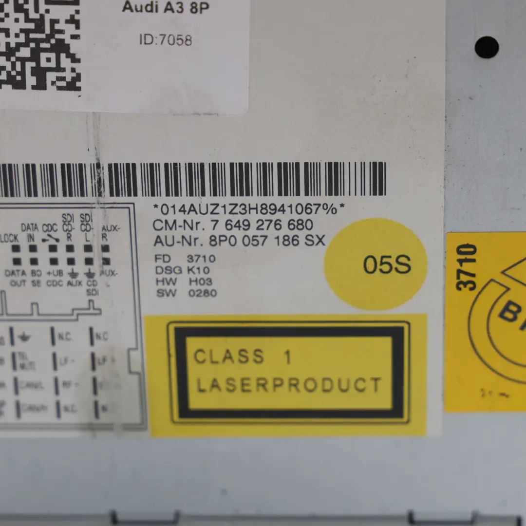 Radioodtwarzacz do Audi A3 8P o numerze 8P0057186SX Audi A3 8P Radioodtwarzacz - SKU 8P0057186SX - Numer Części 8P0057186SX