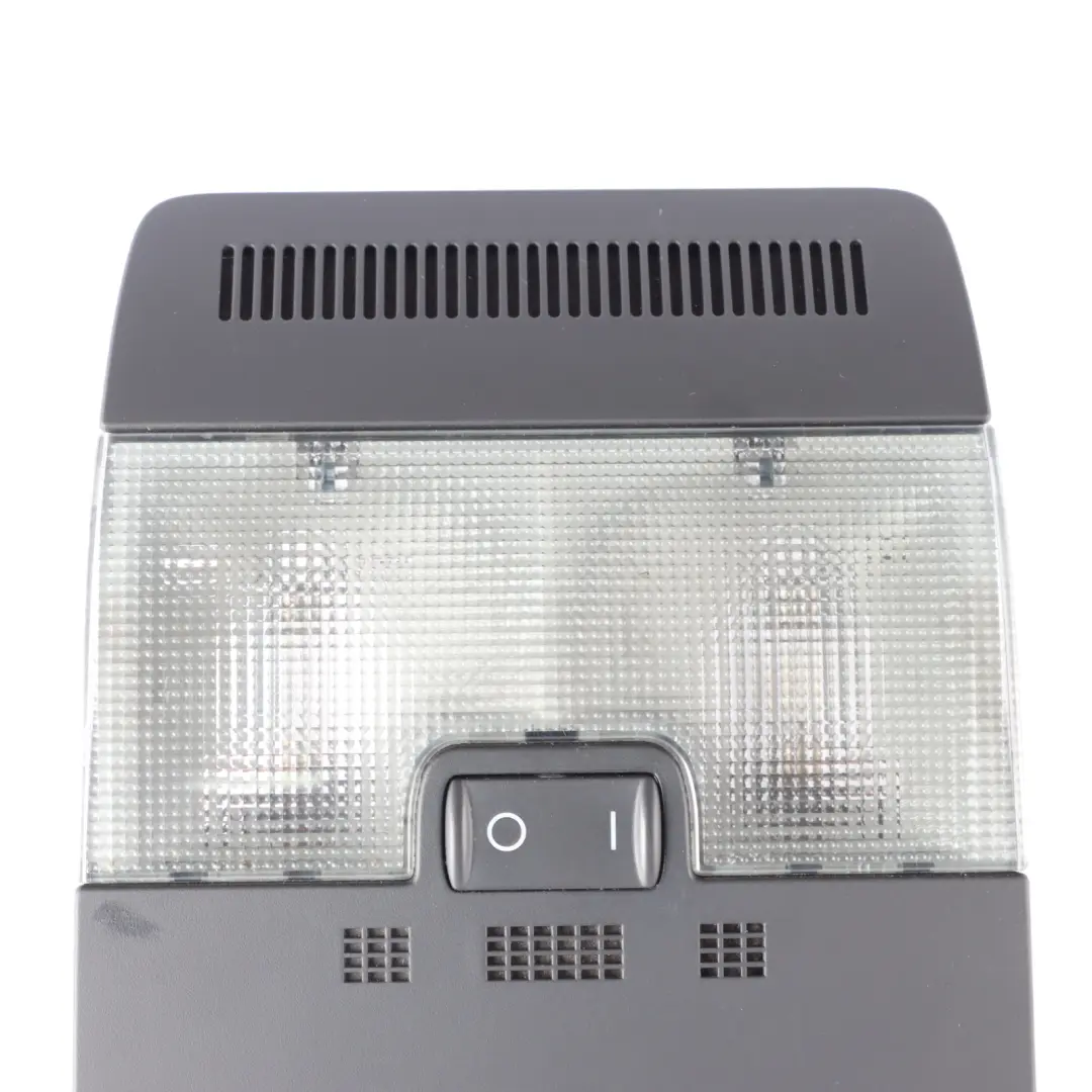 Lampa Oświetlenie Kabiny Przód Przednia Czarna do Audi A3 8P o numerze 8P0947135D Audi A3 8P Lampa Oświetlenie Kabiny Przód Przednia Czarna - SKU 8P0947135D-1 - Numer Części 8P0947135D