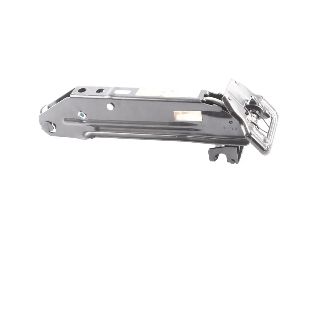 Lifting Jack Emergency Wheel Lift Tool to Audi Q5 8R Car with Part number 8R0011031K Audi Q5 8R Car Lifting Jack Emergency Wheel Lift Tool - SKU 8R0011031K - Part number 8R0011031K