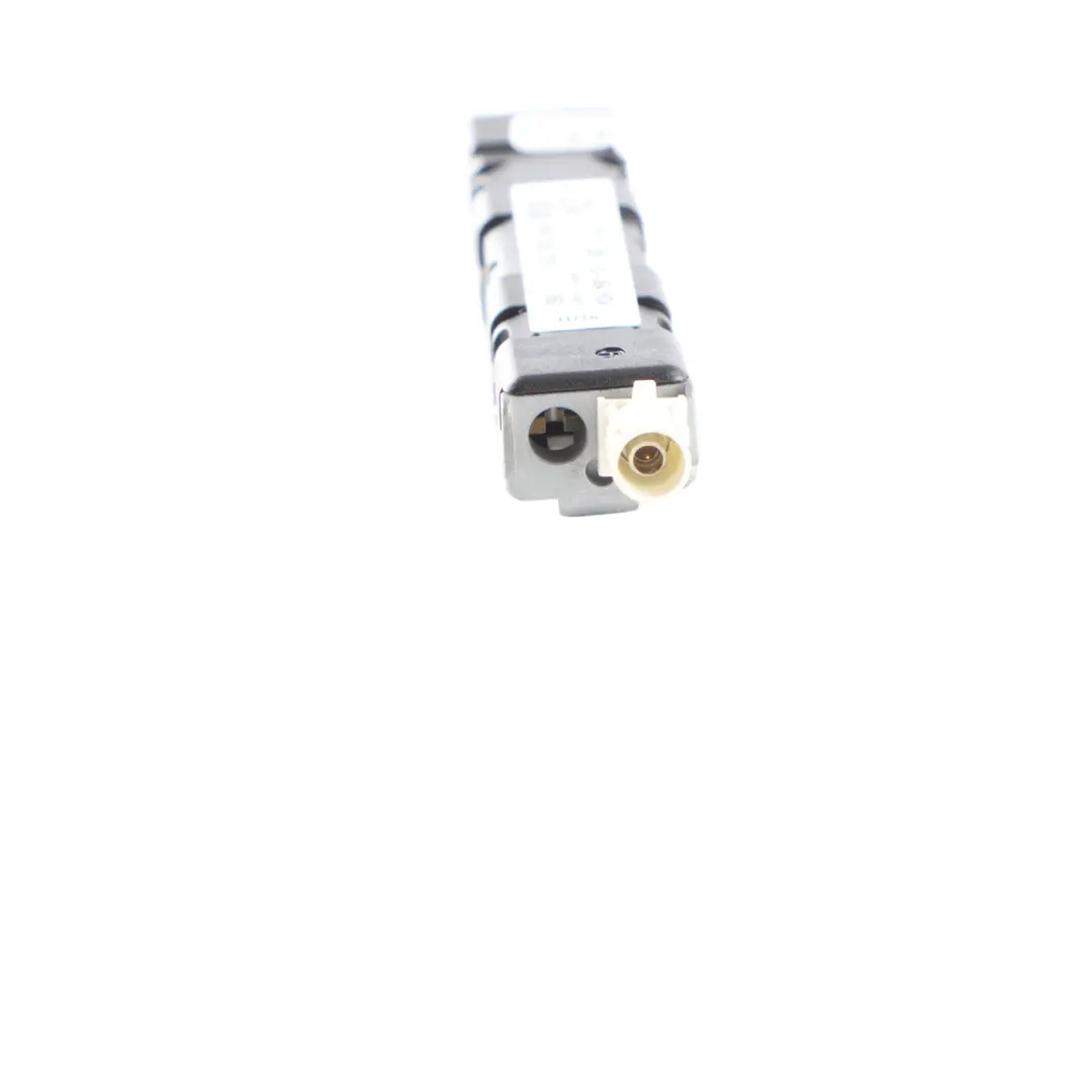 Audi Q5 8R Antenna Amplifier Diversity Module Radio Booster - SKU 8R0035225J - Part number 8R0035225J