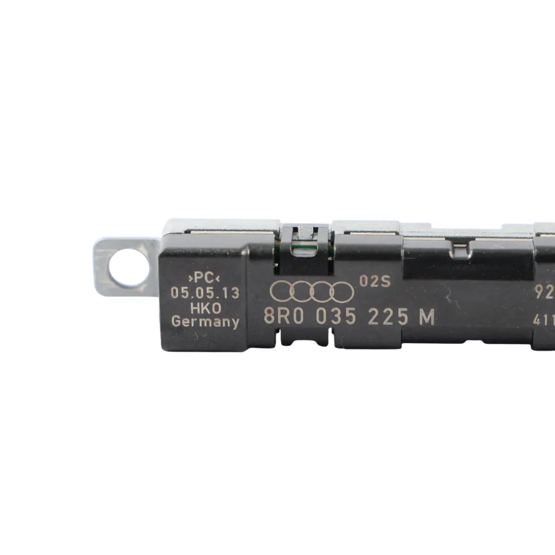 Audi Q5 8R Aerial Antenna Amplifier Booster Unit Module - SKU 8R0035225M - Part number 8R0035225M