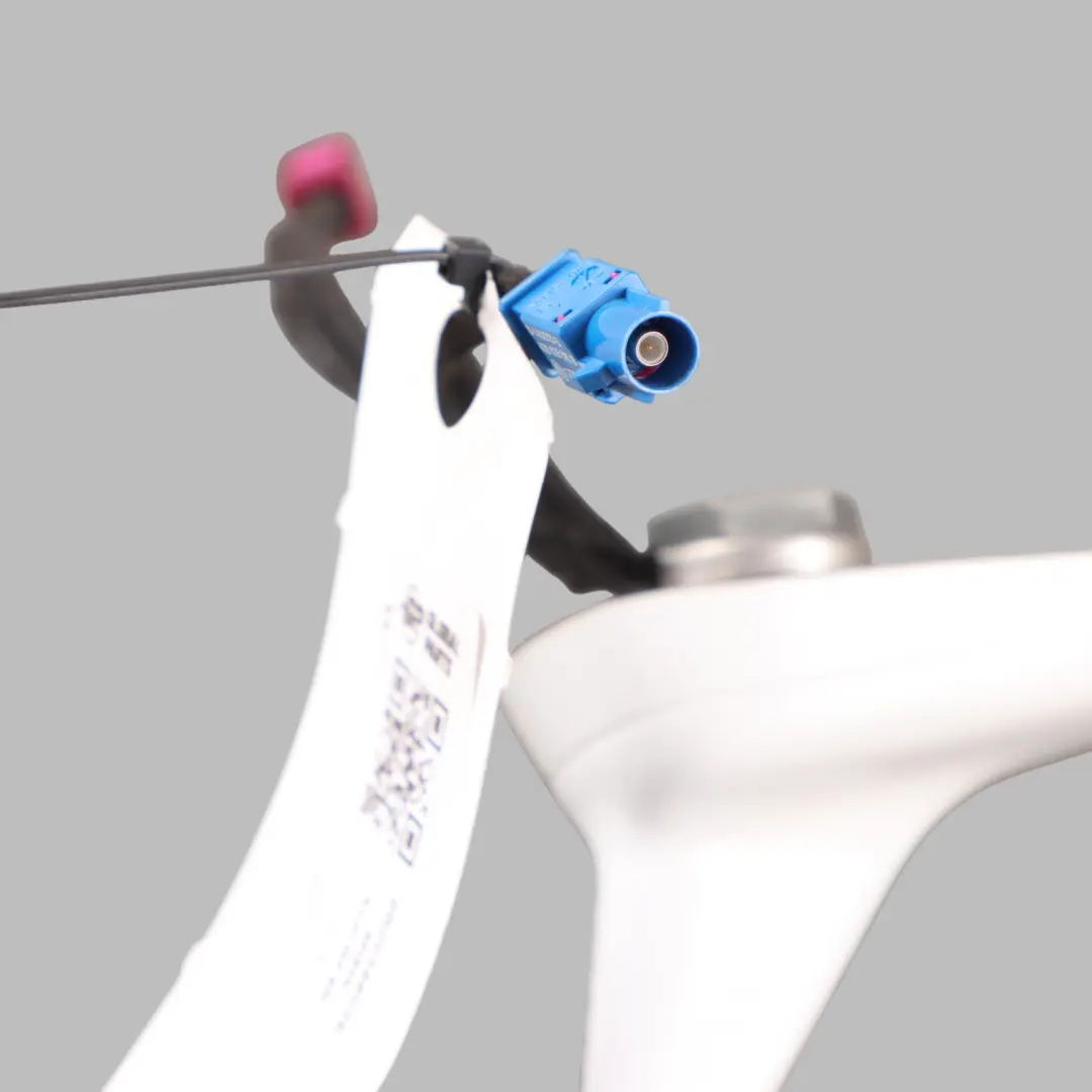 Aerial Roof Antenna Shark Glacier White Pearl - S9R to Audi Q5 8R with Part number 8R0035503E Audi Q5 8R Aerial Roof Antenna Shark Glacier White Pearl - S9R - SKU 8R0035503E-MGW - Part number 8R0035503E