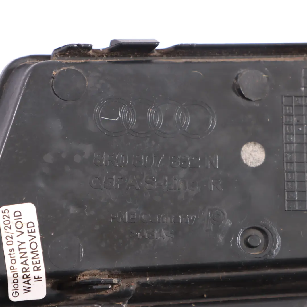 Kratka Ramka Halogenu Prawa do Audi Q5 8R o numerze 8R0807682N Audi Q5 8R Kratka Ramka Halogenu Prawa - SKU 8R0807682N - Numer Części 8R0807682N