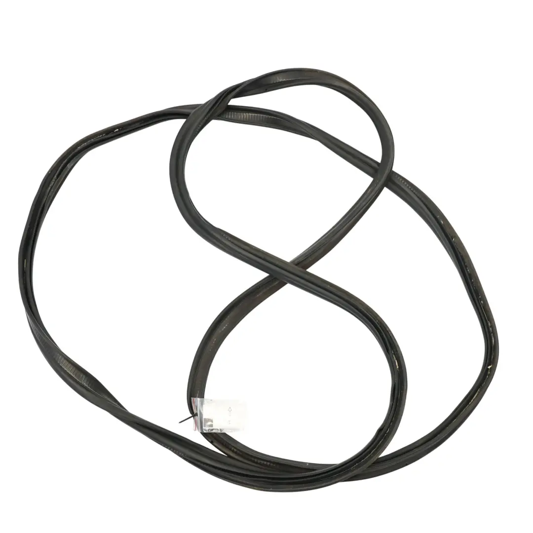 Boot Trunk Tailgate Sealing Rubber Gasket Seal to Audi Q5 8R with Part number 8R0827705E Audi Q5 8R Boot Trunk Tailgate Sealing Rubber Gasket Seal - SKU 8R0827705E - Part number 8R0827705E