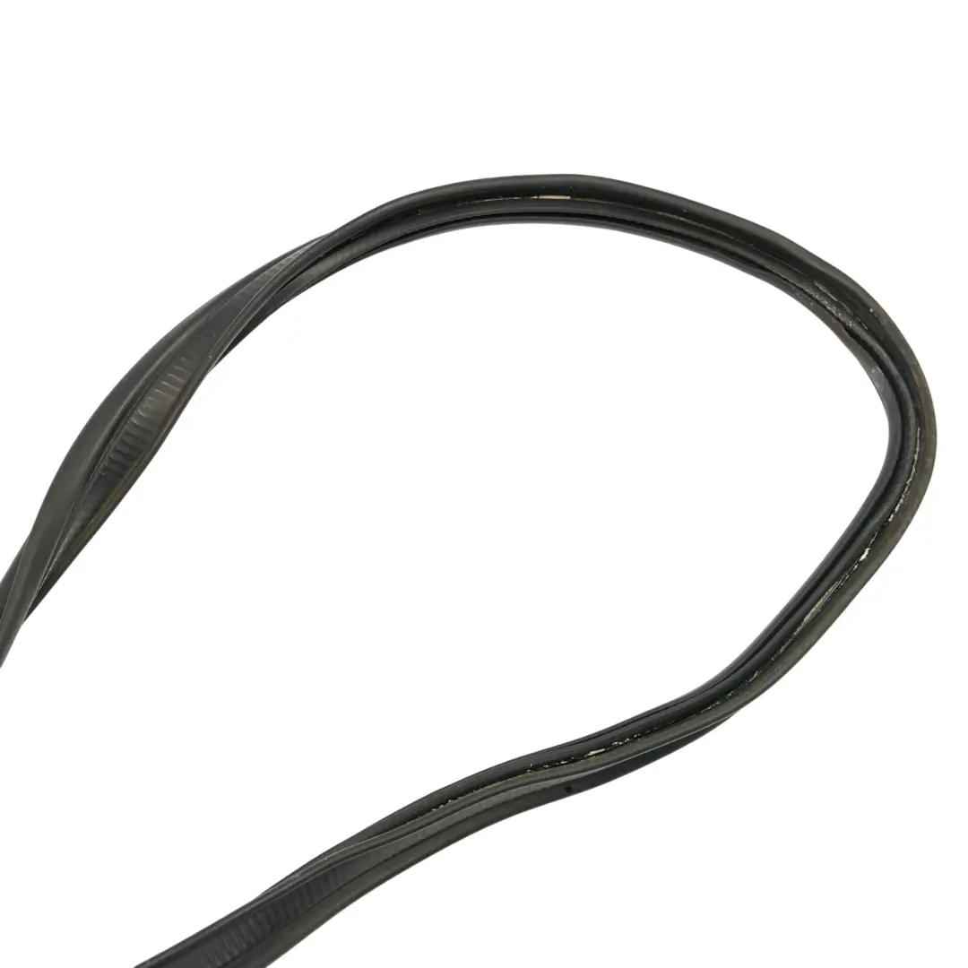 Kofferraum Heck Klappen Dichtung Gummi Dichtung für Audi Q5 8R mit Teilenummer 8R0827705E Audi Q5 8R Kofferraum Heck Klappen Dichtung Gummi Dichtung - SKU 8R0827705E - Teilenummer 8R0827705E