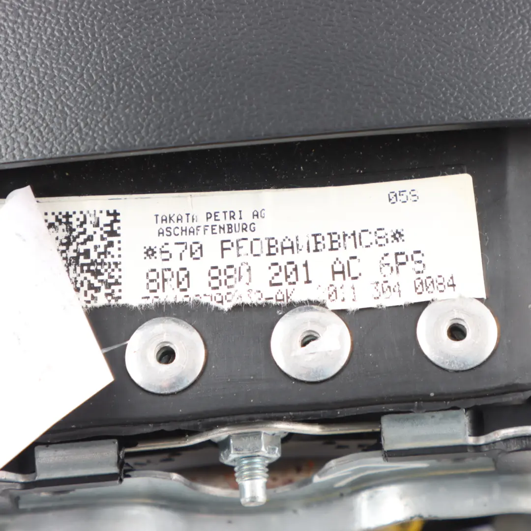 Steering Wheel Air Module Driver's Side Module DAMAGED to Audi A5 8T with Part number 8R0880201AC Audi A5 8T Steering Wheel Air Module Driver's Side Module DAMAGED - SKU 8R0880201AC - Part number 8R0880201AC