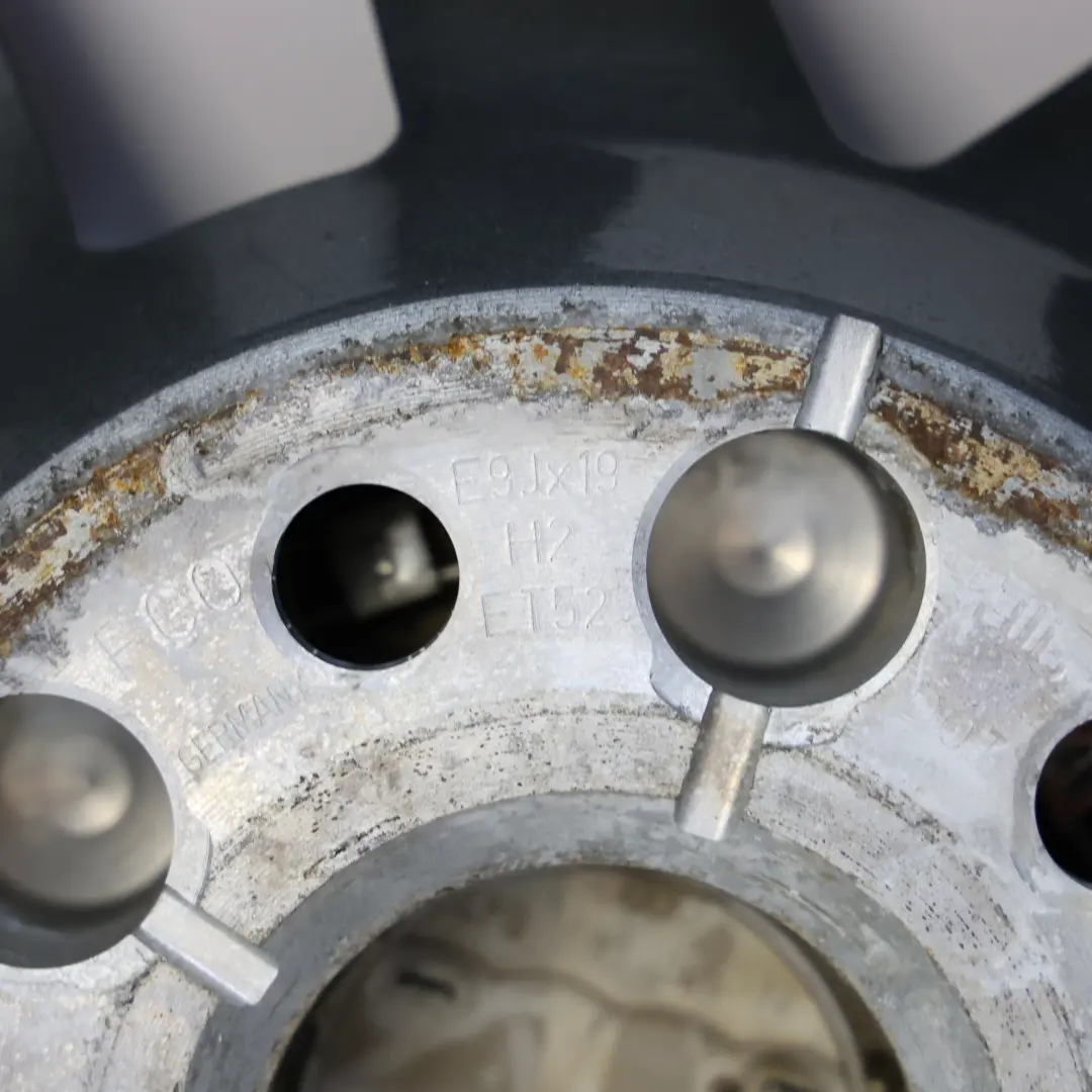 8S Leichtmetallfelge Alufelge 19" 9J ET:52 Doppelspeiche für Audi TT FV mit Teilenummer 8S0601025F Audi TT FV 8S Leichtmetallfelge Alufelge 19" 9J ET:52 Doppelspeiche - SKU 8S0601025F-2 - Teilenummer 8S0601025F