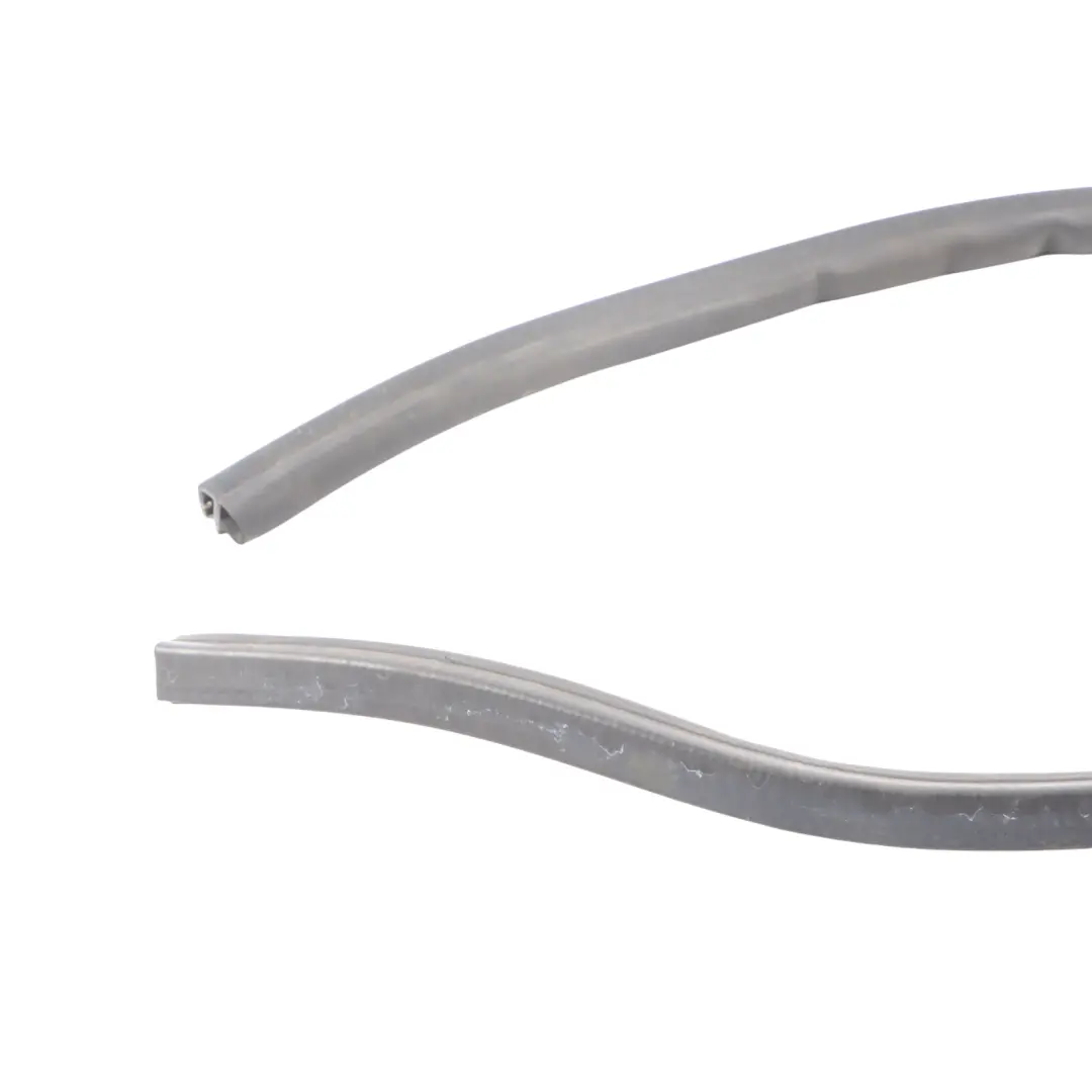 Audi Q3 RSQ3 F3 Joint Étanchéité Caoutchouc Capot Avant - SKU 8S0823723A - Numéro de pièce 8S0823723A