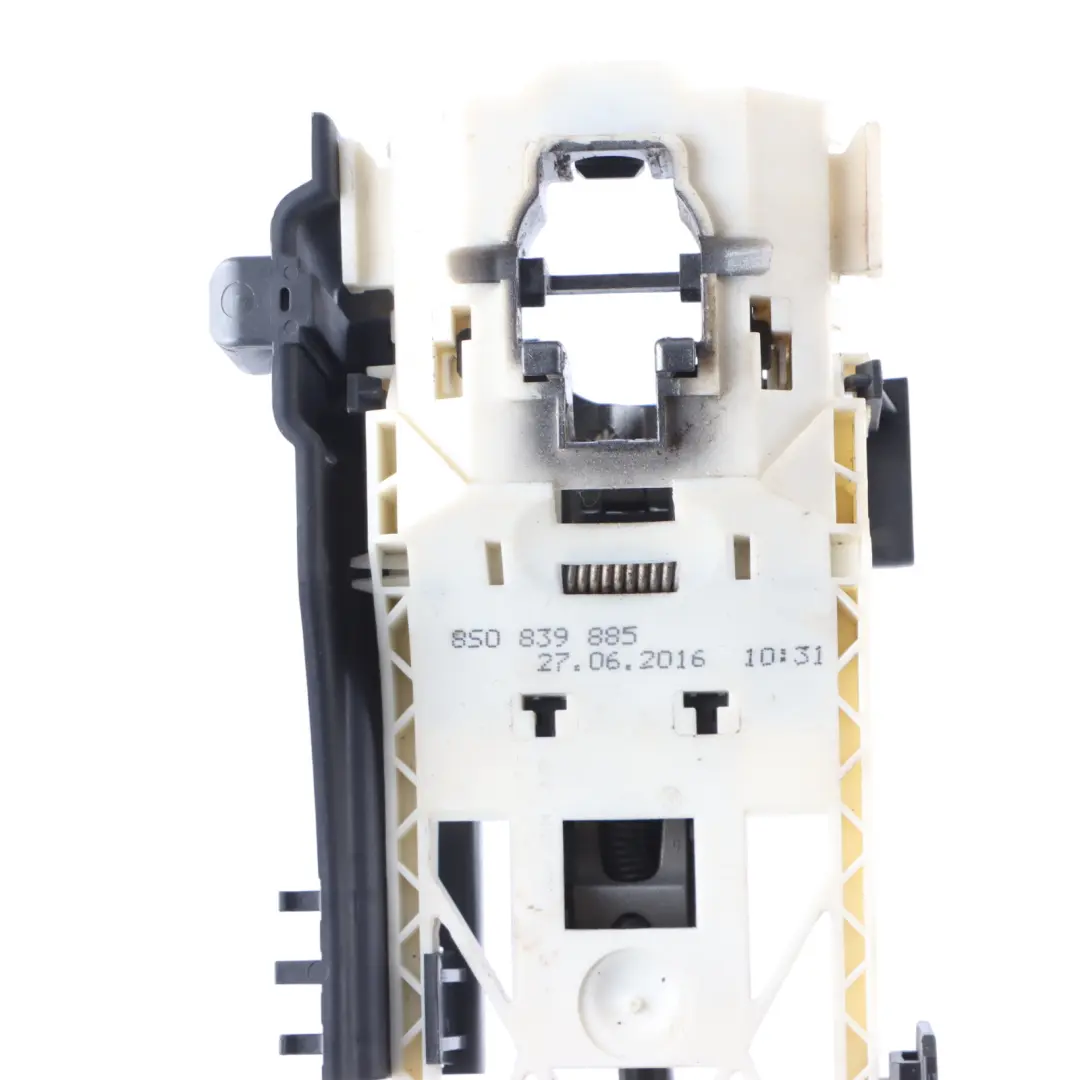 Puerta Manija Soporte Trasero Derecho Izquierdo Portador para Audi TT FV con número de pieza 8S0839885 Audi TT FV Puerta Manija Soporte Trasero Derecho Izquierdo Portador - SKU 8S0839885 - Número de pieza 8S0839885