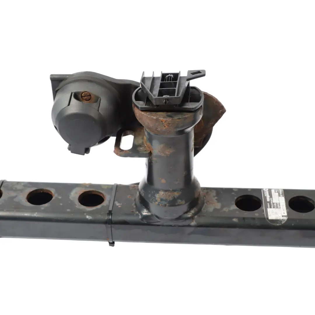 Audi A4 B8 Avant Towbar Towing Hitch Towing Carrier Tow Bar Trailer - SKU 8T0092155 - Part number 8T0092155