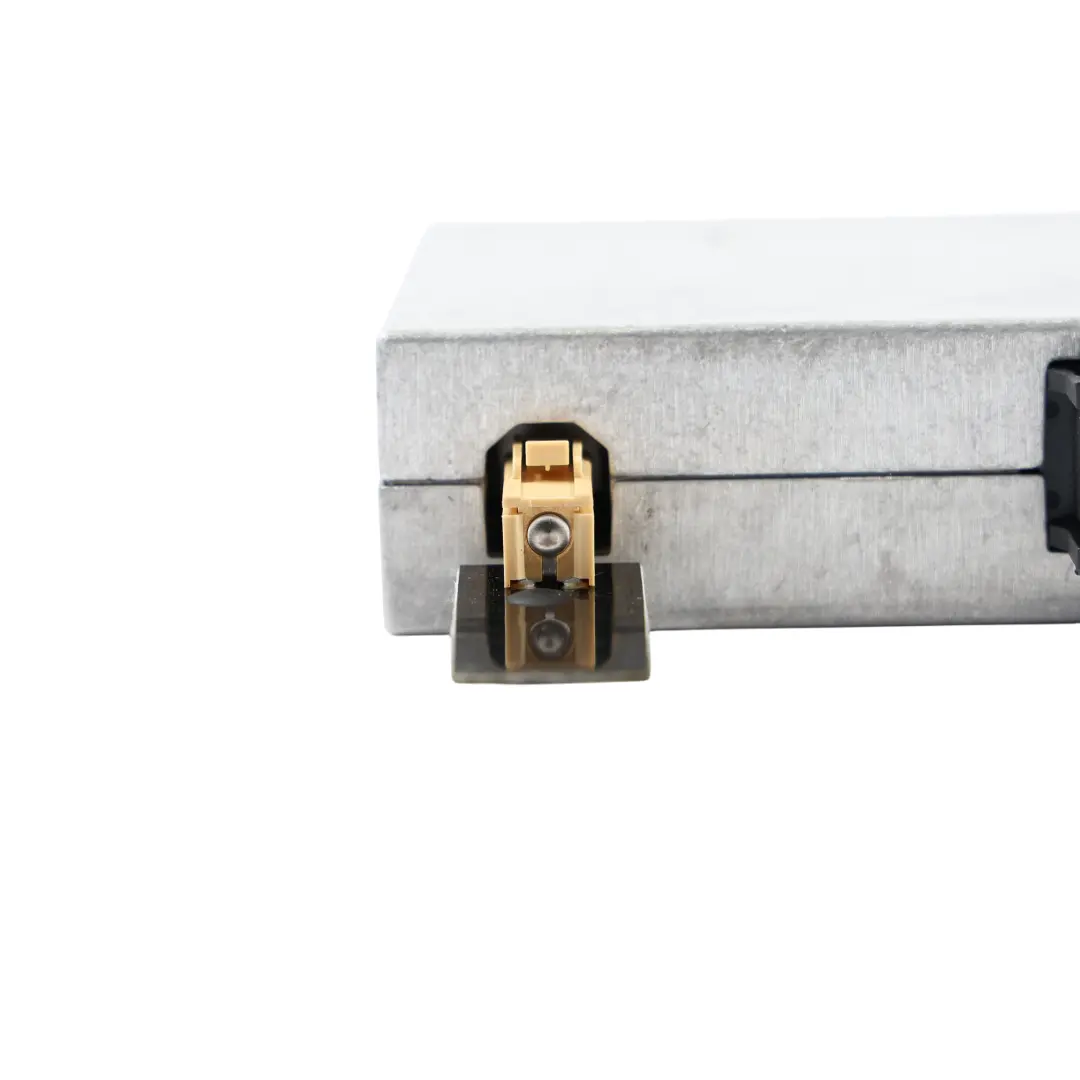 Modulo Interfaccia Bluetooth Unità Di Controllo ECU per Audi A4 B8 con numero di parte 8T0862335A Audi A4 B8 Modulo Interfaccia Bluetooth Unità Di Controllo ECU - SKU 8T0862335A - Numero di parte 8T0862335A