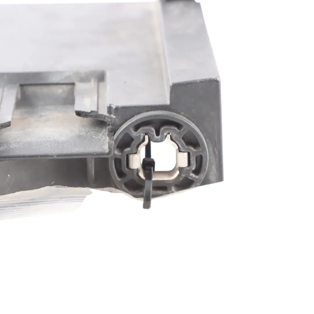 Audi A5 8T Uchwyt Reflektora Przedni Lewy - SKU 8T0941453A - Numer Części 8T0941453A