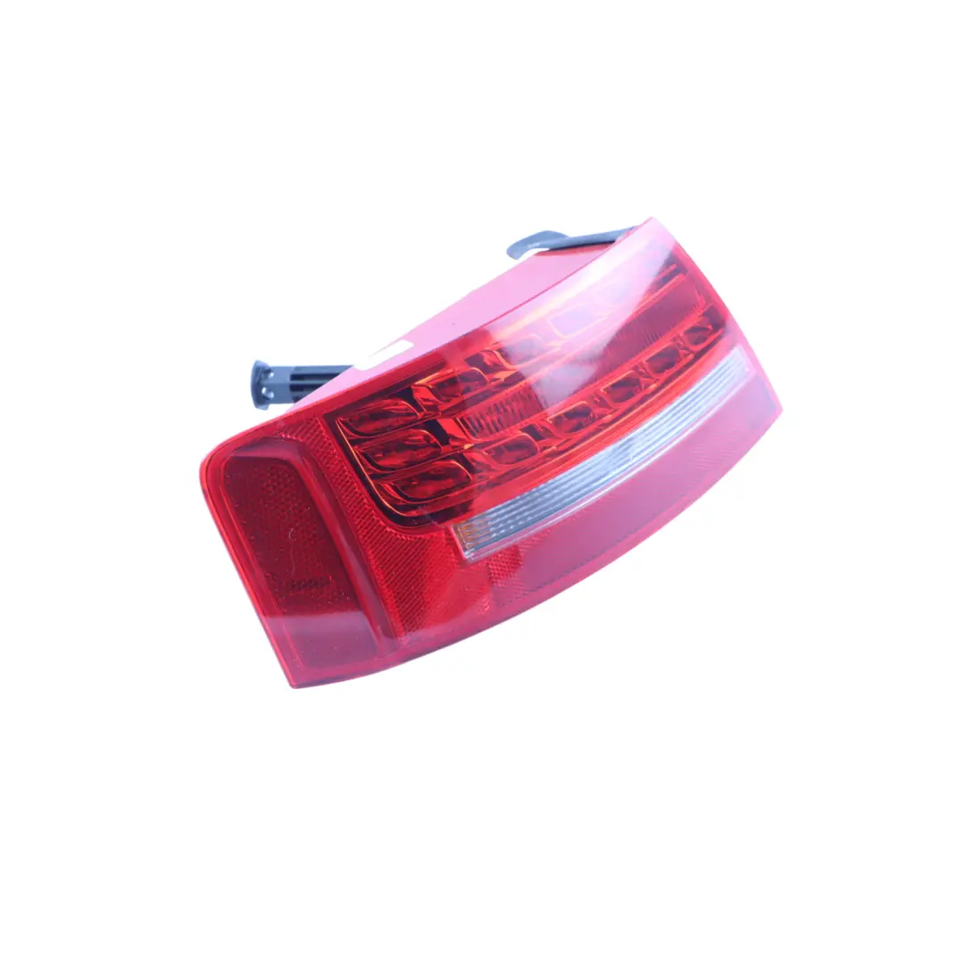 Hinteres Rücklicht Lampe Seite Panel Äußere Links für Audi A5 8T mit Teilenummer 8T8945095D Audi A5 8T Hinteres Rücklicht Lampe Seite Panel Äußere Links - SKU 8T8945095D - Teilenummer 8T8945095D