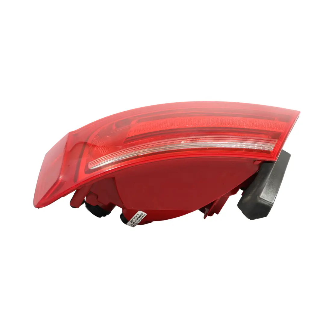 Luz trasera Panel lateral trasero derecho para Audi A5 8T con número de pieza 8T8945096 Audi A5 8T Luz trasera Panel lateral trasero derecho - SKU 8T8945096 - Número de pieza 8T8945096