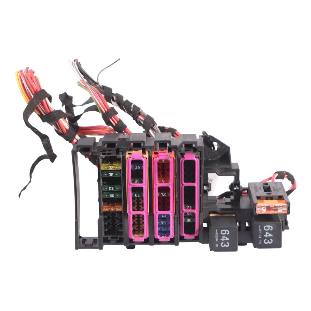 Caja De Fusibles Relé Unidad De Control Módulo para Audi A5 8T con número de pieza 8T8971845 Audi A5 8T Caja De Fusibles Relé Unidad De Control Módulo - SKU 8T8971845 - Número de pieza 8T8971845