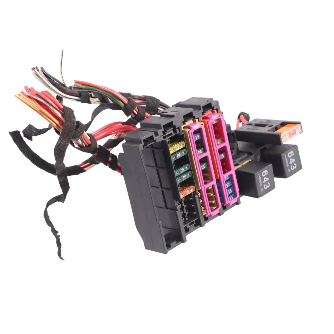 Caja De Fusibles Relé Unidad De Control Módulo para Audi A5 8T con número de pieza 8T8971845 Audi A5 8T Caja De Fusibles Relé Unidad De Control Módulo - SKU 8T8971845 - Número de pieza 8T8971845