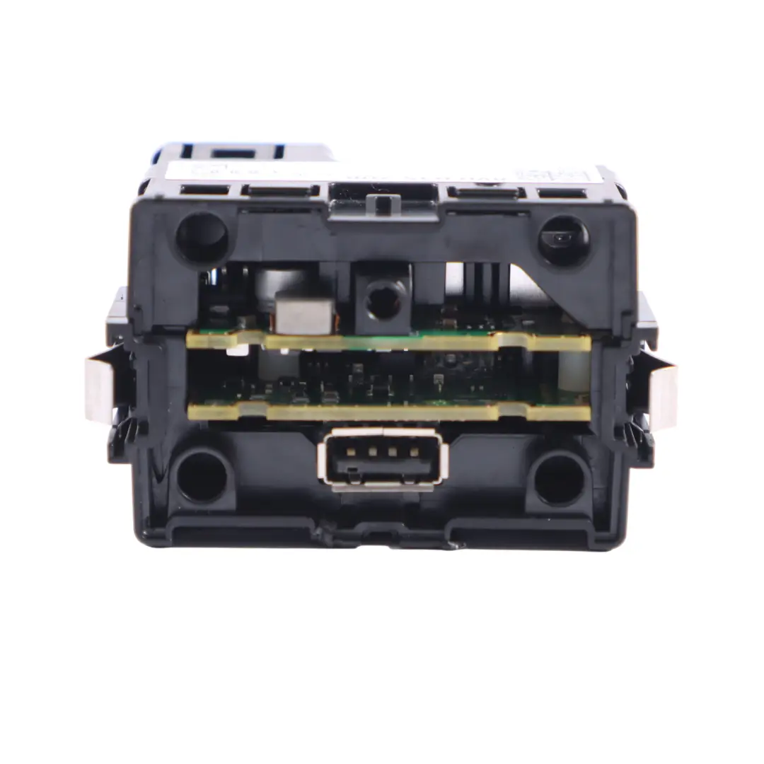 USB Port Typ-C AUX Buchse Stecker Eingang Anschluss für Audi Q2 GA mit Teilenummer 8V0035708 Audi Q2 GA USB Port Typ-C AUX Buchse Stecker Eingang Anschluss - SKU 8V0035708 - Teilenummer 8V0035708