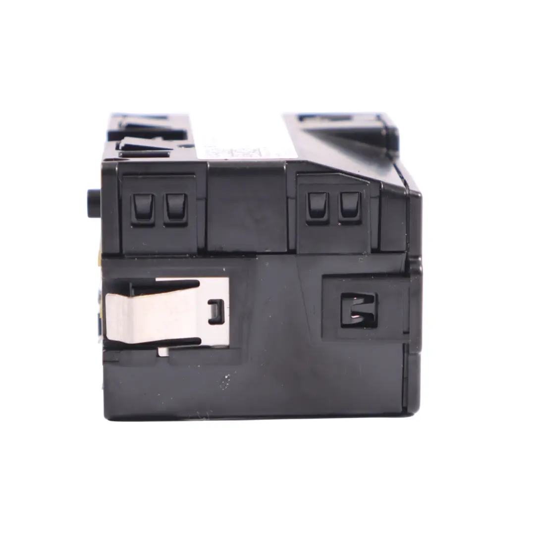 Puerto USB Tipo-C AUX Enchufe Entrada Conexión para Audi Q2 GA con número de pieza 8V0035708 Audi Q2 GA Puerto USB Tipo-C AUX Enchufe Entrada Conexión - SKU 8V0035708 - Número de pieza 8V0035708