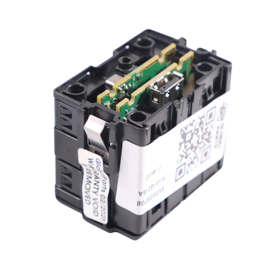 Puerto USB Tipo-C AUX Enchufe Entrada Conexión para Audi Q2 GA con número de pieza 8V0035708 Audi Q2 GA Puerto USB Tipo-C AUX Enchufe Entrada Conexión - SKU 8V0035708 - Número de pieza 8V0035708