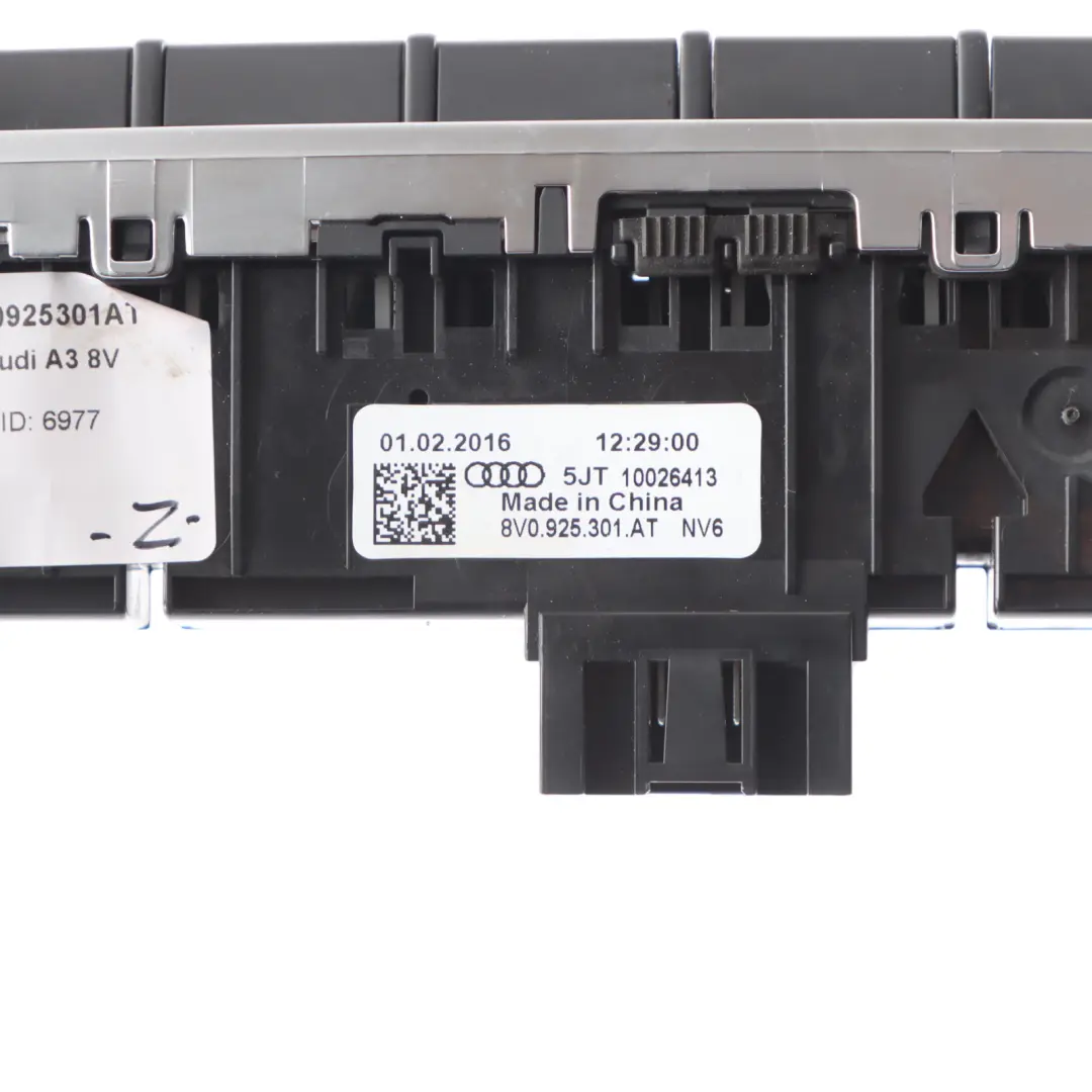 Start Stop Hazard Traktion Bildschirm Schalter Panel für Audi A3 8V mit Teilenummer 8V0925301AT Audi A3 8V Start Stop Hazard Traktion Bildschirm Schalter Panel - SKU 8V0925301AT - Teilenummer 8V0925301AT