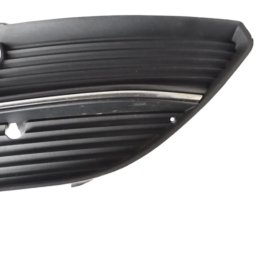 Audi A3 8V Support De Calandre Pour Pare Chocs Avant Droit - SKU 8V3807682A - Numéro de pièce 8V3807682A