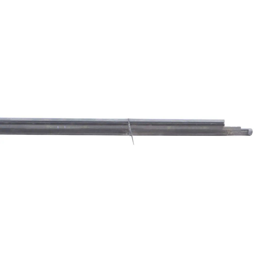 Junta Burlete Puerta Delantera Izquierda para Audi A3 8V con número de pieza 8V3837477 Audi A3 8V Junta Burlete Puerta Delantera Izquierda - SKU 8V3837477 - Número de pieza 8V3837477
