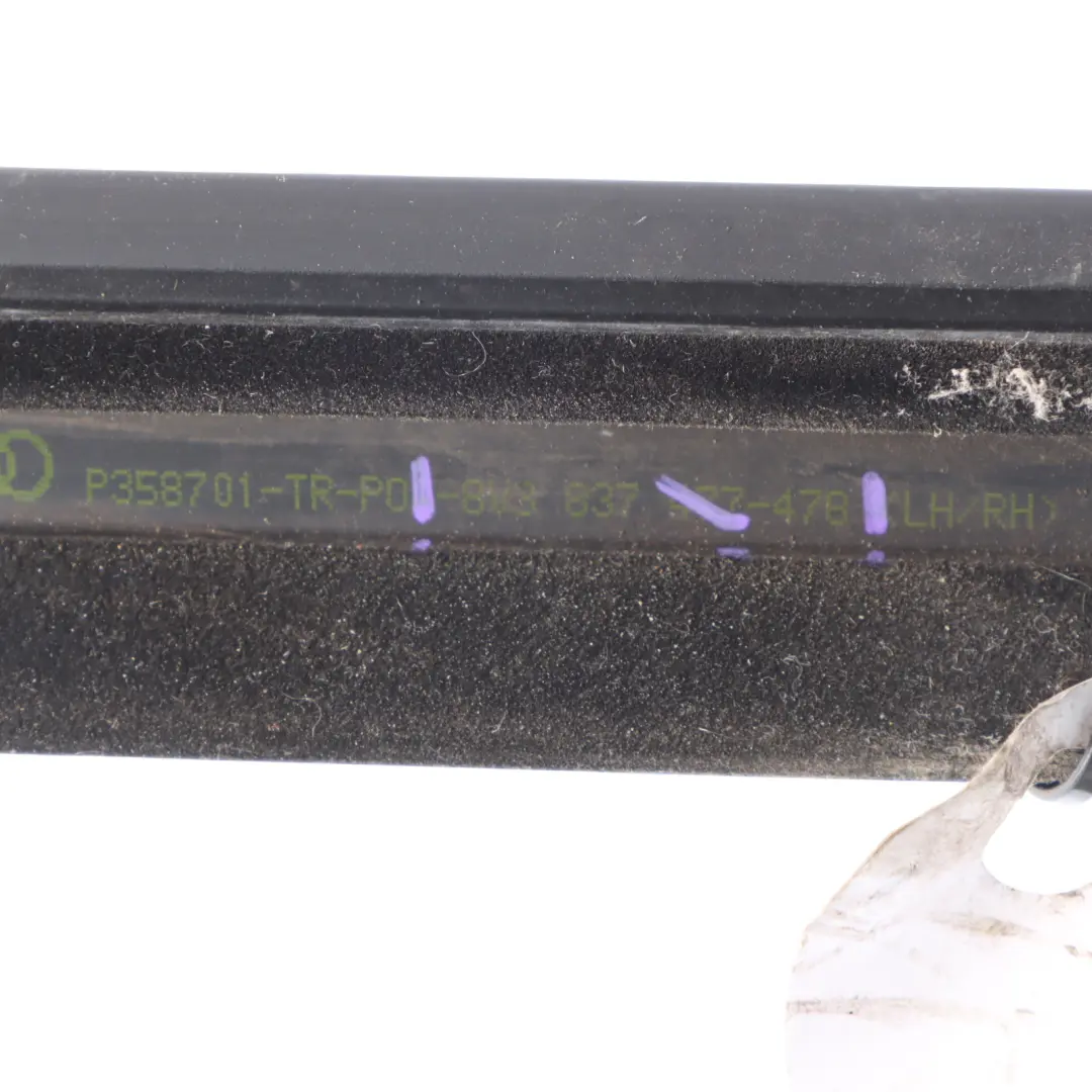 Front Door Weatherstrip Strip Seal Gasket Trim Right O/S to Audi A3 8V with Part number 8V3837478 Audi A3 8V Front Door Weatherstrip Strip Seal Gasket Trim Right O/S - SKU 8V3837478 - Part number 8V3837478