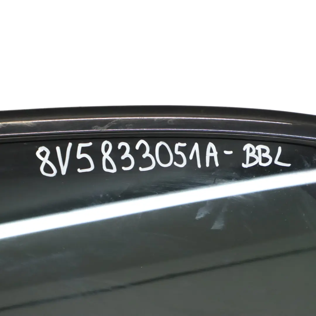 Sportback Porte Arrière Gauche Brilliant Black Noir Metallic - Y9B pour Audi A3 8V à propos du numéro de pièce 8V5833051A Audi A3 8V Sportback Porte Arrière Gauche Brilliant Black Noir Metallic - Y9B - SKU 8V5833051A-BBL - Numéro de pièce 8V5833051A