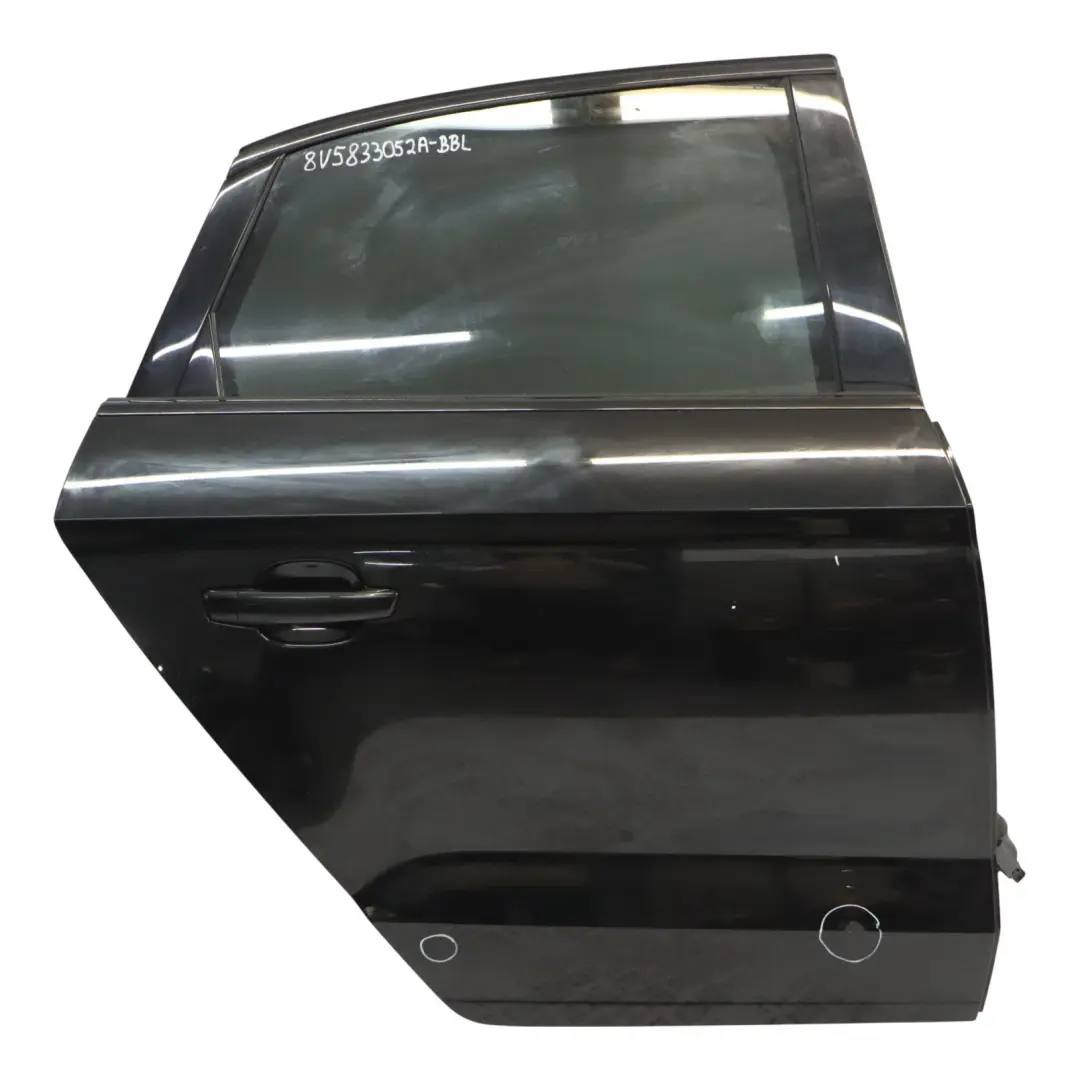 Sportback Porte Arrière Droite Brilliant Black Metallic - Y9B pour Audi A3 8V à propos du numéro de pièce 8V5833052A Audi A3 8V Sportback Porte Arrière Droite Brilliant Black Metallic - Y9B - SKU 8V5833052A-BBL - Numéro de pièce 8V5833052A