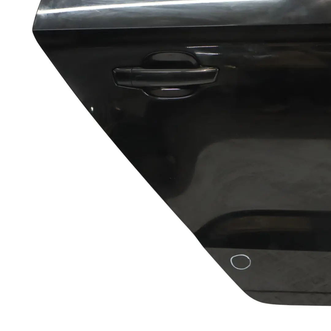 Sportback Drzwi Tylne Prawe Brilliant Black Czarny Metalik - Y9B do Audi A3 8V o numerze 8V5833052A Audi A3 8V Sportback Drzwi Tylne Prawe Brilliant Black Czarny Metalik - Y9B - SKU 8V5833052A-BBL - Numer Części 8V5833052A