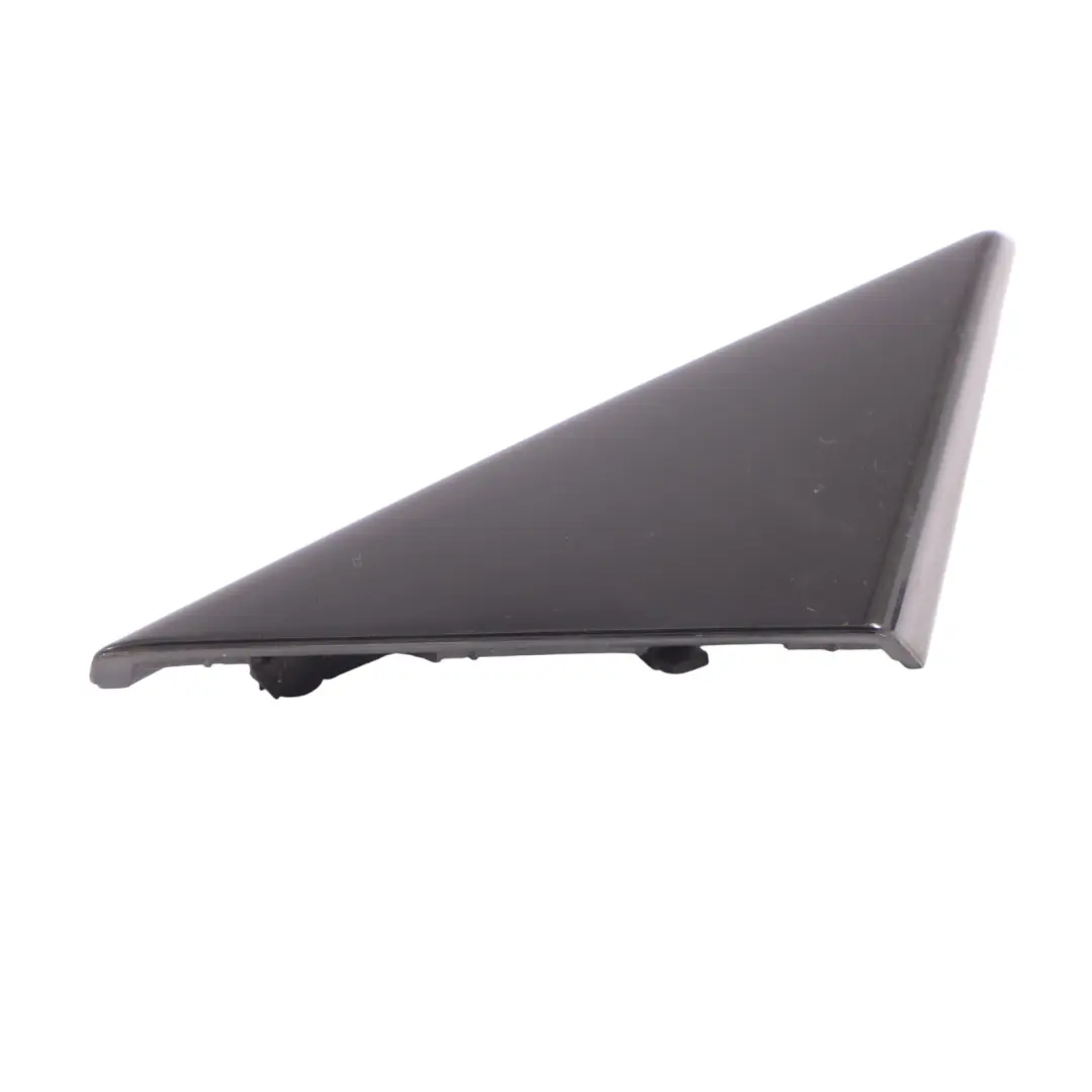 Rivestimento Triangolo Porta Anteriore Sinistra Nero per Audi A3 8V con numero di parte 8V5837637 Audi A3 8V Rivestimento Triangolo Porta Anteriore Sinistra Nero - SKU 8V5837637 - Numero di parte 8V5837637