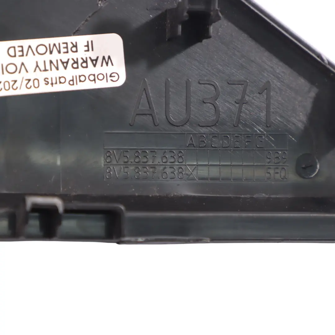 Triángulo Embellecedor Puerta Delantera Exterior Negro para Audi A3 8V con número de pieza 8V5837638A Audi A3 8V Triángulo Embellecedor Puerta Delantera Exterior Negro - SKU 8V5837638A - Número de pieza 8V5837638A