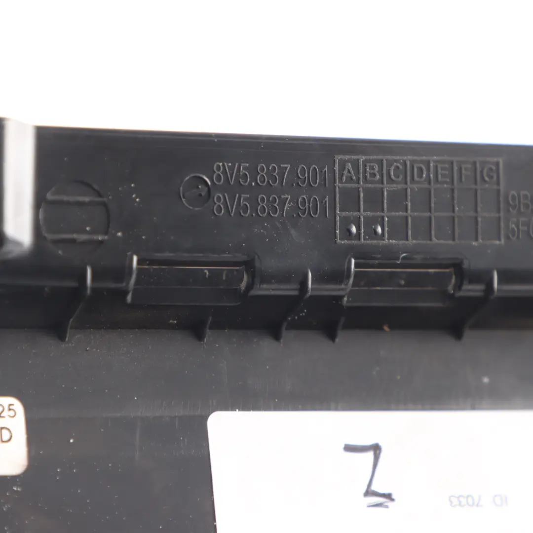 Tapizado Frontal Audi S3 8V Columna B Panel Exterior Izquierdo para con número de pieza 8V5837901B Tapizado Frontal Audi S3 8V Columna B Panel Exterior Izquierdo - SKU 8V5837901B - Número de pieza 8V5837901B